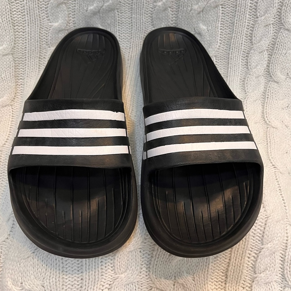 Unisex adidas slides